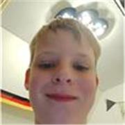 Hallo ich würde Deutsch für 1 klässer machen aber ich bin 9 Jahre alt aber weiß voll viel auch wenn ihr es mir nicht glaubt