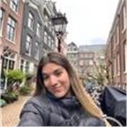 Ariana sono pianista, e profesora. Recibida de una carrera de 9 años en un Conservatorio. Sono argentina e parlo poco italiano