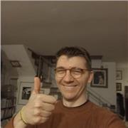 Offro lezioni private e ripetizioni di materie umanistiche (storia dell'arte, letteratura italiana, storia) e di lingue straniere.