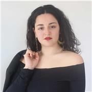 Laureata in Fashion Design, impartisco lezioni di modellistica. In particolare la costruzione di corpetti, gonne e pantaloni DONNA