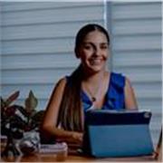 Coach certificada, entrenada para apoyarte en tu orientación vocacional y profesional 