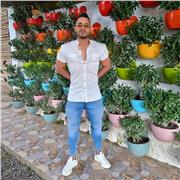 Comunicador social con amplios conocimientos en lengua castellana y puede enseñar español