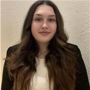 Abiturientin mit sehr guten Deutsch Kenntnissen und sehr guten Noten