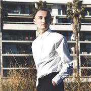 Étudiant en école de commerce, je propose des cours de maths niveau collège, sérieux et adaptés