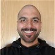 Graduado en Estudios Ingleses por la Universitat de València. Con años de experiencia como profesor particular de inglés y español