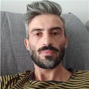 Siete alla ricerca di un professore coinvolgente, appassionato e pronto a rendere le vostre esperienze di apprendimento indimenticabili? Beh, sono qui per voi!