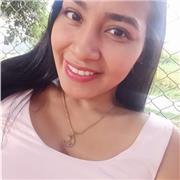 Profesora muy didáctica y clara en lo que se va a enseñar para q todos puedan entender el tema que se les va a explicar , atenta, escucho todas las opiniones y resuelvo todas las dudas , exigente en cuanto a trabajos