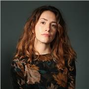 Professeure de design graphique, PAO (Indesign, Photoshop, Illustrator) et conseils en dessin numérique/traditionnel