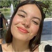 Hola! Soy una chica joven que busca alumnos a los que pueda transmitir mi gusto y pasión por el inglés