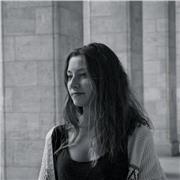 Diplômée de lettres modernes et travaillant dans l'édition, je suis disponible pour des cours particuliers !