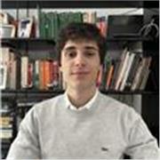 Studente universitario da ripetizioni a studenti che frequentano scuole elementari/medie/liceo