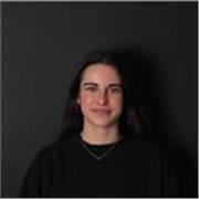 Profesra de inglés para mejorar el control del idioma