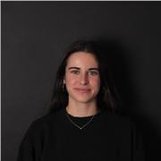 Profesra de inglés para mejorar el control del idioma