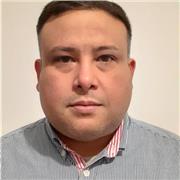 Capacitador del mundo del marketing, conmigo podrás aprender herramientas esenciales, practicas y afectivas.