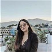 Ciao! Sono Annamaria, una laureata in giurisprudenza appassionata dell'arte dell'insegnamento. Offro lezioni private di diritto per studenti di tutte le età e livelli di preparazione.