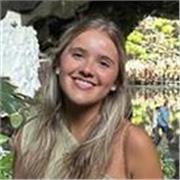 Profesora titulada en ciclo superior de Educación Infantil y actualmente realizando la carrera de magisterio.