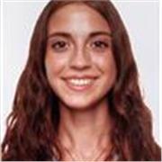 Estudiante de moda que le encanta tratar con  niños pequeños.