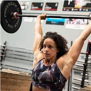 Doy clases de HIIT, basados en crossfit. Ponte en forma conmigo