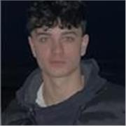 Responsable y paciente, con facilidad para explicar matemáticas e ingles y motivar a los alumnos