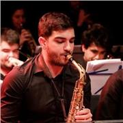 Saxo, Clarinete, Flauta travesera. Graduado en Musikene (Conservatorio Superior de Música del País Vasco)