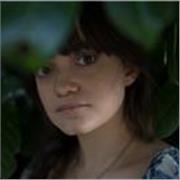 Studentessa neolaureata in Biotecnologie mediche impartisce lezioni di Biologia a studenti di tutte le età