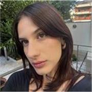 Laureata in chimica del restauro impartisce lezioni in tutte le materie per ragazzi di ogni età sia in presenza che online!