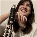 Laureata in clarinetto solistico e clarinetto cameristico impartisce lezioni di clarinetto a ragazzi che si approcciano allo strumento e vogliono approfondirlo per poter studiare in conservatorio