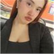 Profesora con grado universitario y experiencia en enseñanza personalizada.