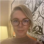 Hi, I am Cristina and I can tutor you in English, Job Interviews preparation, career coaching discussions, job application