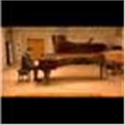 Profesor de piano para niños pequeños que estén empezando a tocar o quieren empezar a tocar 