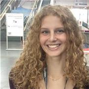 Studentin die bilingual aufgewachsen ist und ein Auslandsjahr in der USA gemacht hat. Besitze auch ein Cambridge C1 Zertifikat