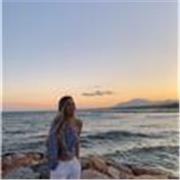 Profesora de inglés presencial u online para niños de todas las edades. Titulada en bachillerato y estudiante universitaria. Contacta mediante Whatsapp en