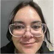 Enseño español a todas las personas extranjeras que lo necesiten.