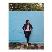 I'm Deboral, a medical student. Looking for job to pursue my dreams.