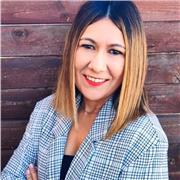 Especialista en Marketing Digital con más de 6 años de experiencia, especializada en Email Marketing y CRM, ofrece clases online