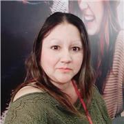 Dicto clases a niños de edades 3 hasta 11 años