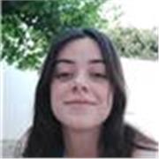 Chica joven con conocimientos avanzados en inglés ofrece clases particulares a niños de prescolar/primaria