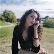 studentessa laureata in lettere moderne impartisce lezioni private di italiano, storia e geografia