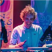 Baterista profesional con Artistas, De Pol, Marlon, Mr Kilombo, Griso etc