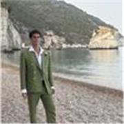 Ciao sono qui per aiutarti ad imparare ed a portare a termine i tuoi compiti. Sei pronto? Partiamo!