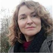 Profesora titulada con más de 20 años de experiencia como profesora particular, profesora de escuela de adultos y profesora de EOI