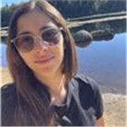 Monitora de inglés, me gusta darle clase a los pequeños pero he enseñado también a personas entre 25 y 35 años