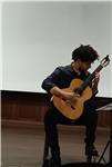 Insegnante di chitarra classica : accordi , arpeggi , studi di repertorio