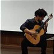 Insegnante di chitarra classica : accordi , arpeggi , studi di repertorio