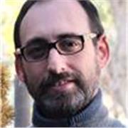 Ricercatore nel campo dell'intelligenza artificiale impartisce lezioni a chiunque interessato