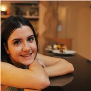 Studentessa universitaria in biotecnologie per la salute, diplomata in chimica materiali e biotecnologie sanitarie