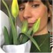 Profesora creativa, comunicativa e inspiradora que ofrece experiencia educativa para todas las edades y niveles. 