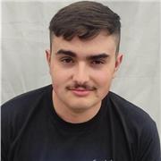 Se ofrecen clases de guitarra eléctrica y acústica para principiantes