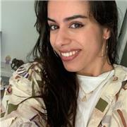 Que tu sois toujours à l’école ou bien dans la vie active, je vais t’aider à perfectionner ton anglais facilement et de manière ludique !