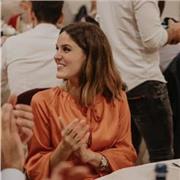 Ciao! 
Sono Maria Giovanna, laureata in biotecnologie e sono un’insegnante di matematica e scienze.
Offre ripetizioni a ragazzi di medie ed elementari zona Este e limitrofi. Offro ripetizioni anche a ragazzi che frequentano il primo biennio delle superi